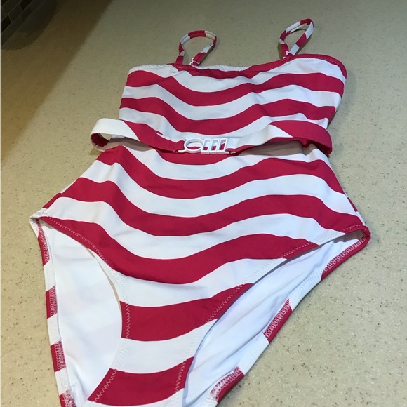 The Madeline Belted Strapless One-Piece Swimsuit - Picture 11 of 12